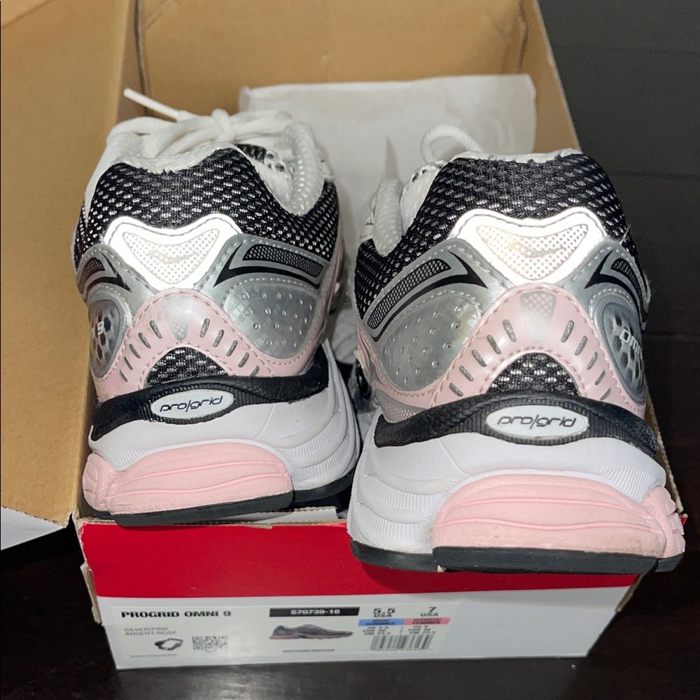 Used Women’s Saucony Progrid Omni 9. Size 7 - Picture 3 of 8
